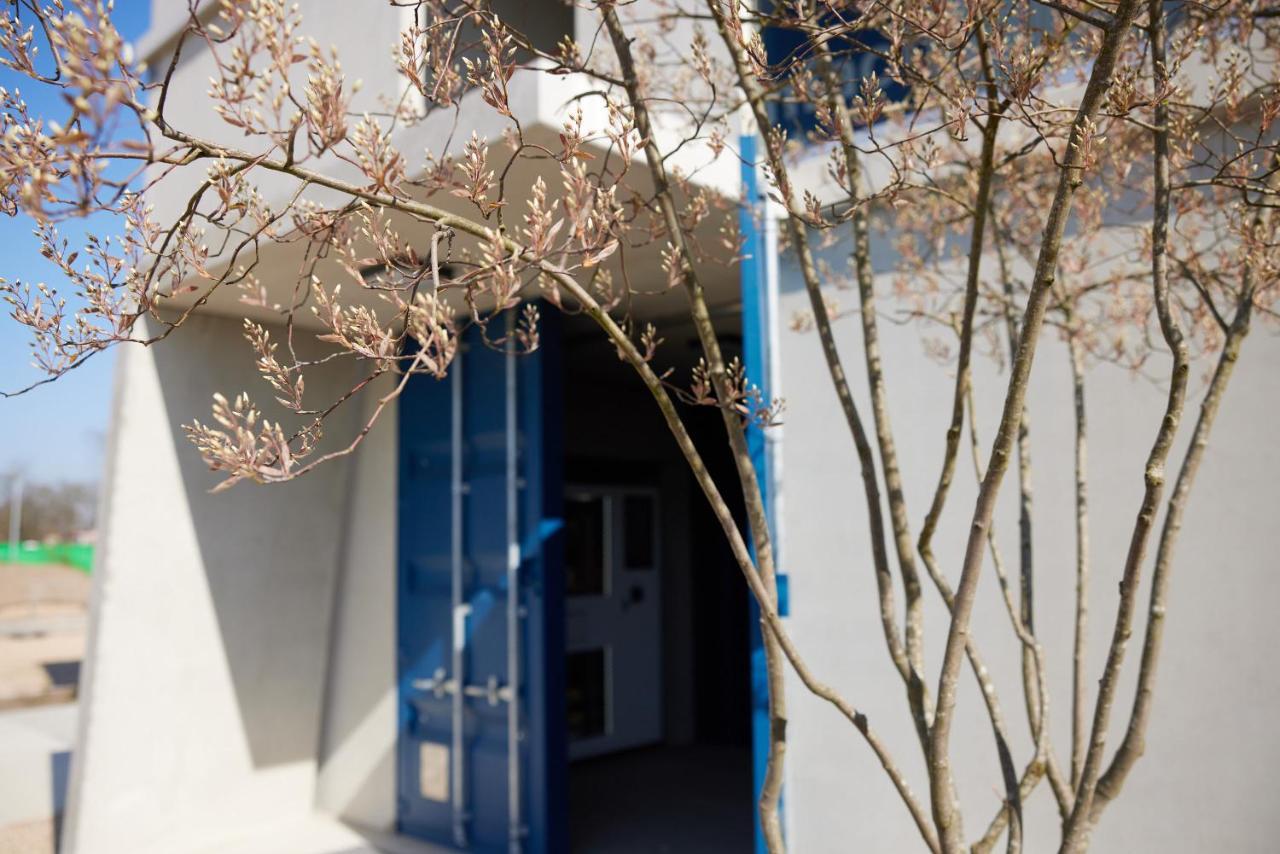 Tin Inn - Erkelenz - Das Hotel Aus Hochwertig Ausgebauten Ueberseecontainern Exterior foto